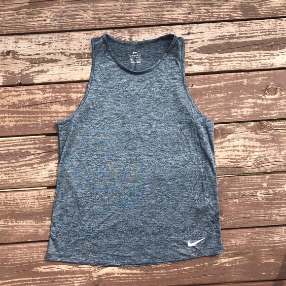 Nike Tops - Nike small dry fit top